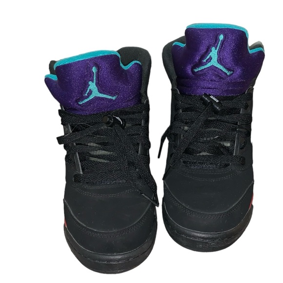 Nike Air Jordan Retro 5 Top 3 Grape Fire Red Metallic Youth Size 7Y CZ2989-001 - Picture 2 of 9